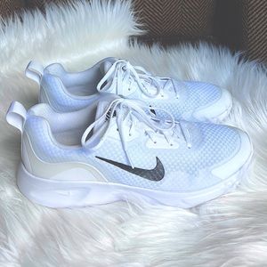 NIKE Wear All Day Women’s 9.5 White Sneakers
